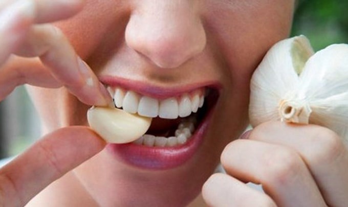 Tránh cảm lạnh khi bị mắc mưa mùa hè với những mẹo cực đơn giản sau