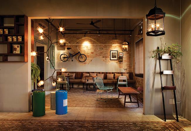 Bâng Khuâng Café: số 9 Thái Văn Lung, quận 1