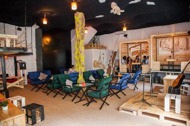 Xúc Xắc Xoay Café: 157/1 Nguyễn Chí Thanh, quận 5