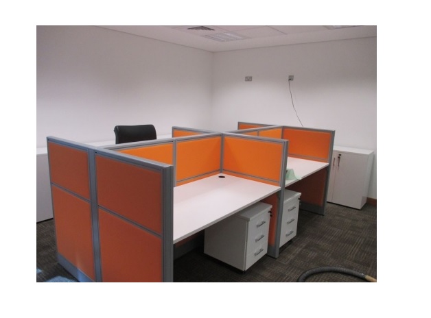 vệ sinh bàn làm việc chuẩn